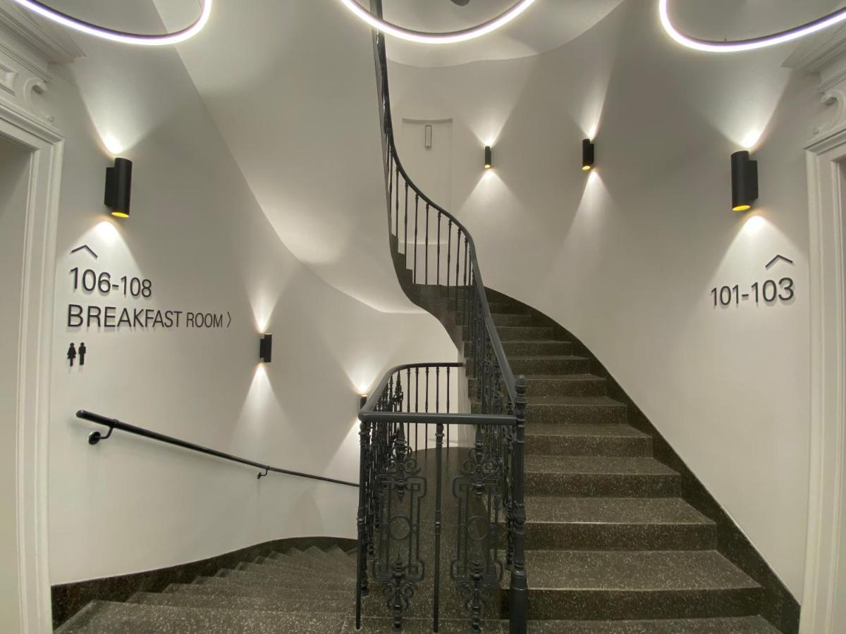 Chevron Prague